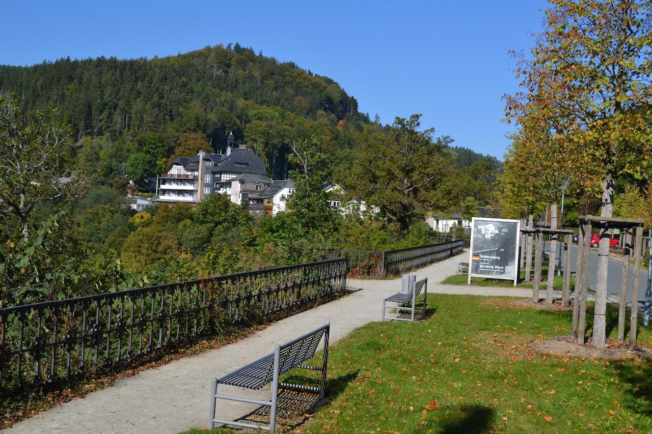 Hotel Weisser Hirsch Schwarzburg Buitenkant foto