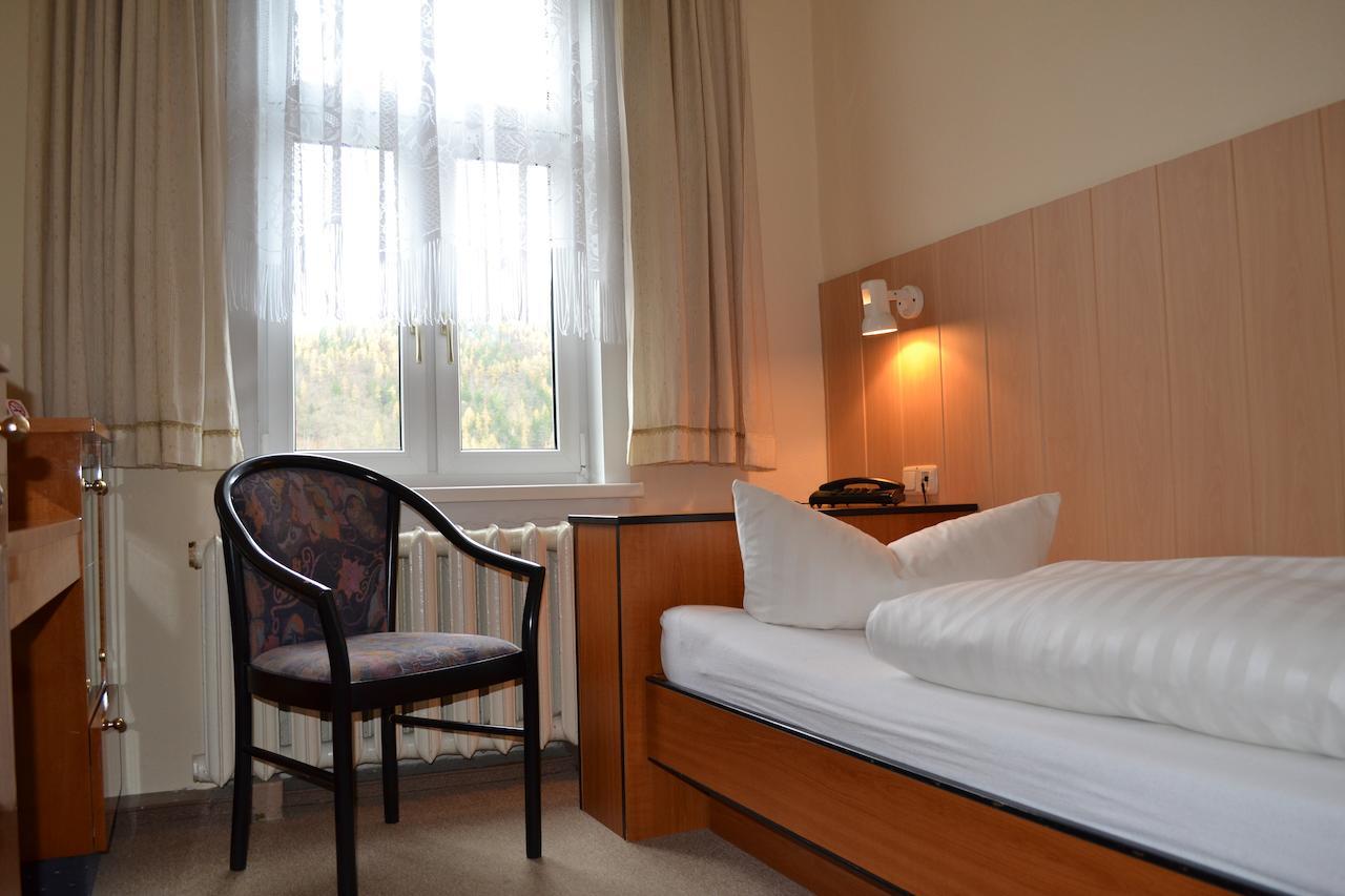 Hotel Weisser Hirsch Schwarzburg Kamer foto