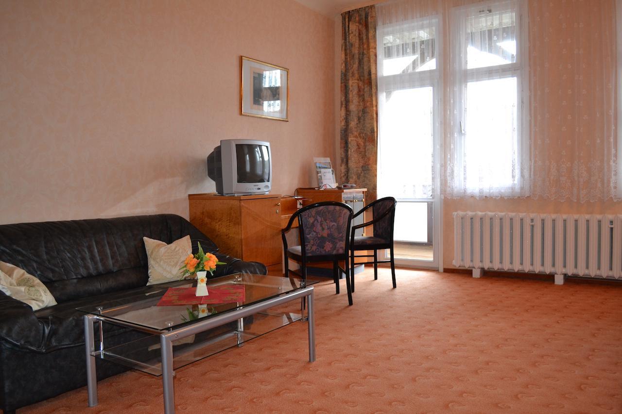 Hotel Weisser Hirsch Schwarzburg Kamer foto