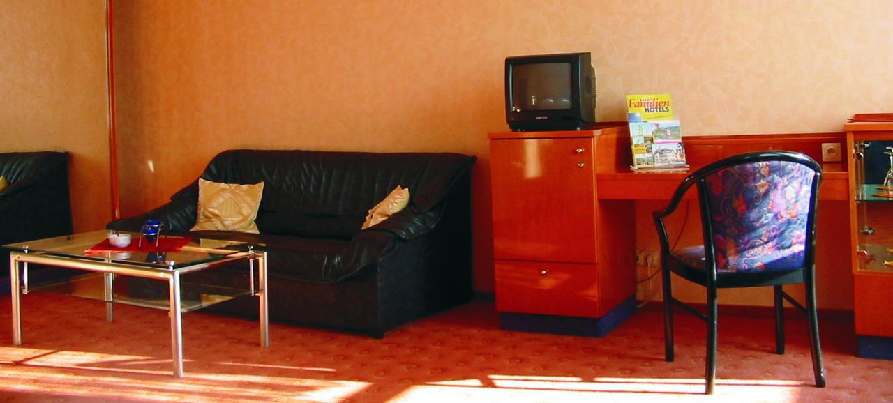 Hotel Weisser Hirsch Schwarzburg Buitenkant foto